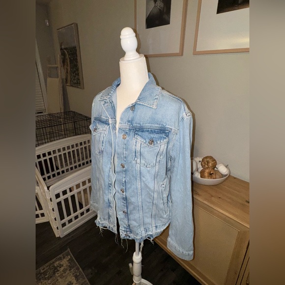 PAIGE Oversized Denim Frayed Jacket size Small - Picture 3 of 6